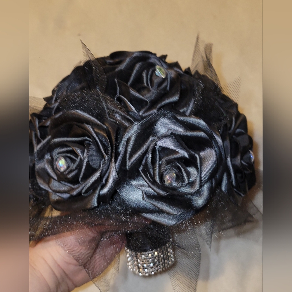 Elegant Black Eternal Rose Bouquet - Picture 3 of 4